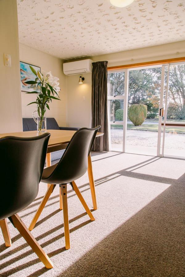 Flaxbourne Motels Ward Extérieur photo