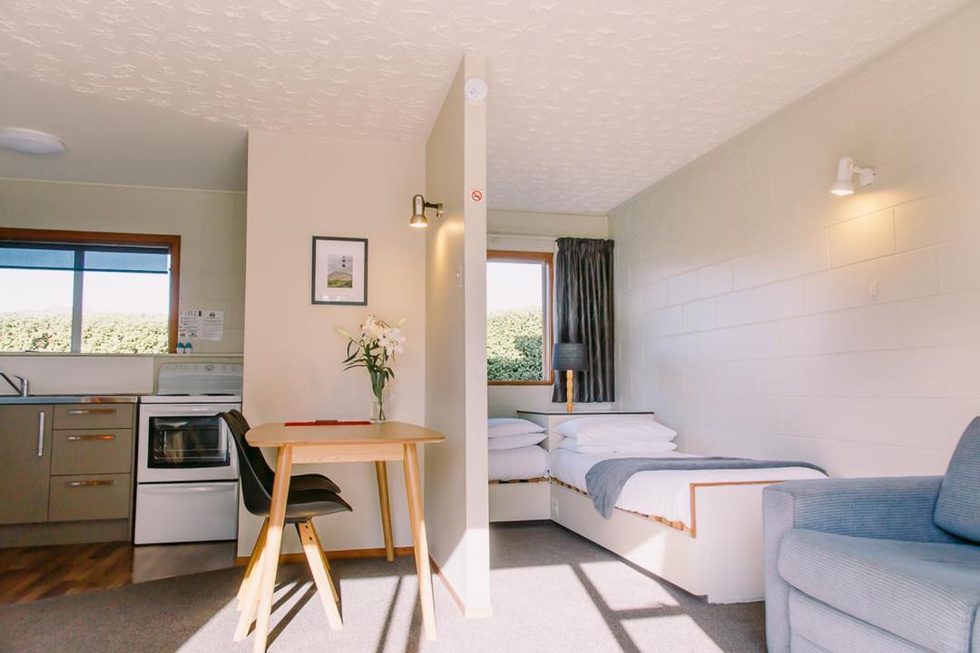 Flaxbourne Motels Ward Extérieur photo