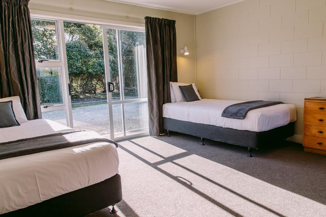 Flaxbourne Motels Ward Extérieur photo